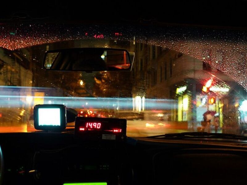 Dạo Phố Dễ Dàng - Đặt Xe Taxi 4 Chỗ Tại Bạn